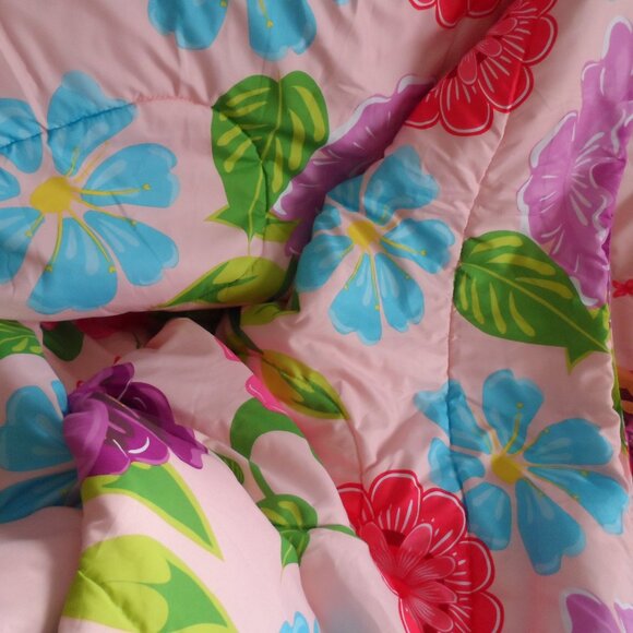 Frozen Floral Breeze Twin/Full Reversible Bedding Comforter - Picture 2 of 7